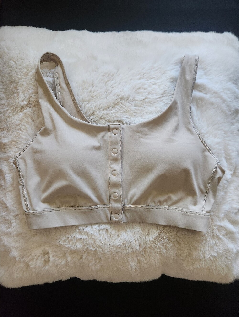 Uniqlo airism beige button front wireless bra with removable pad